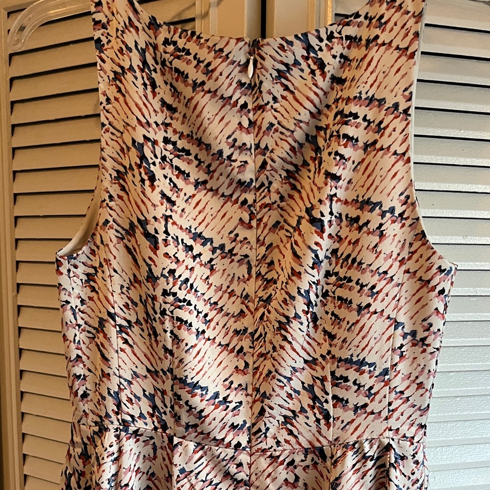 Elegant Pink Patterned Women's Dress - Picture 7 of 8